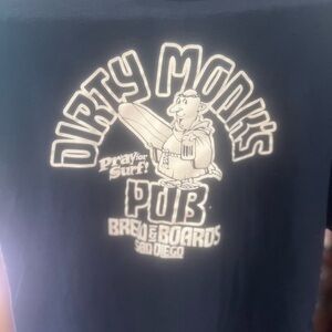 Dirty Monk’s Pub San Diego t-shirt size XL in GUC